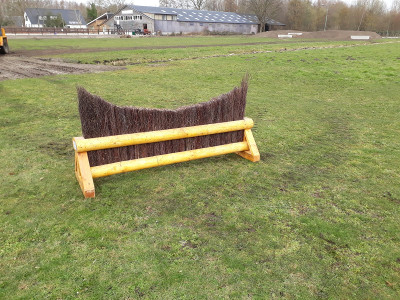 eventing-hindernissen bezembak gebogen