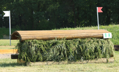 eventing-hindernissen tafel met rond blad groen gevuld