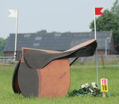 eventing-hindernissen zadel